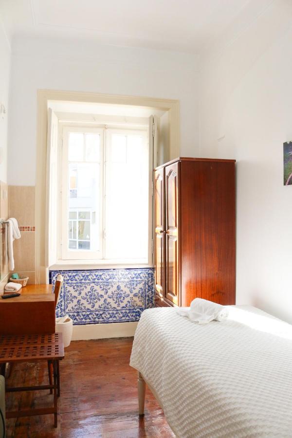 Single Room with Shared Bathroom,974292292:JPEG